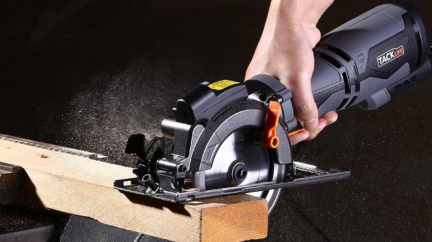 نکات ایمنی هنگام کار با پیچ متری